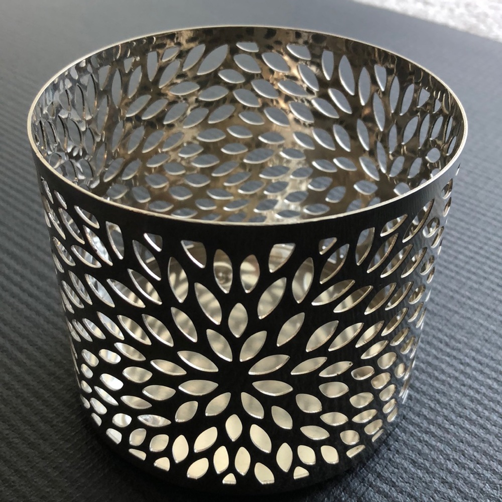 Slatkin & Co. candle holder